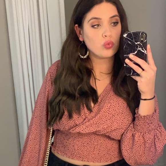 Meet your Posher, Caroline - Picture 1 of 1